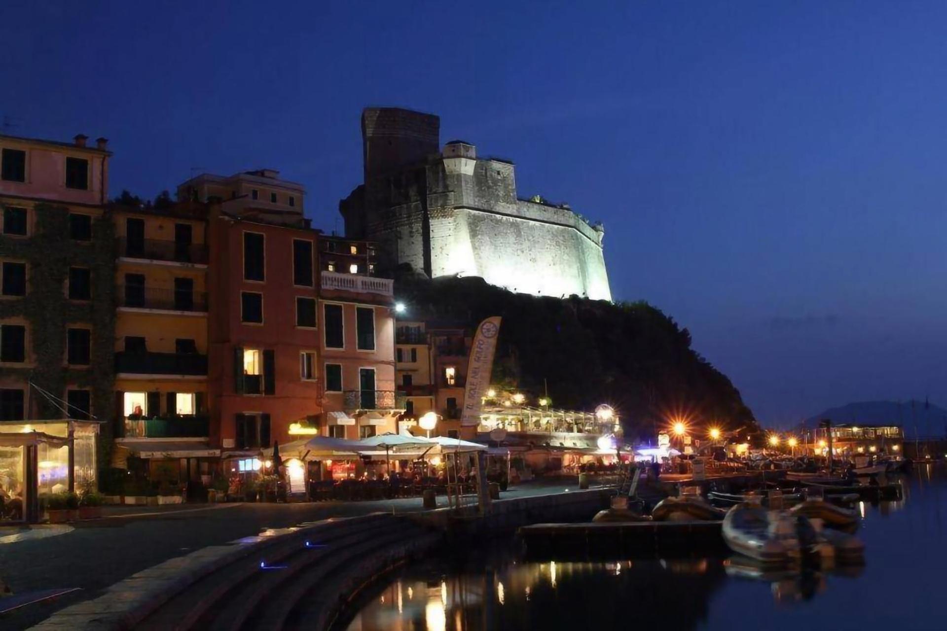 Affittacamere "In Piazzetta Da Vasco" Lerici Exterior photo
