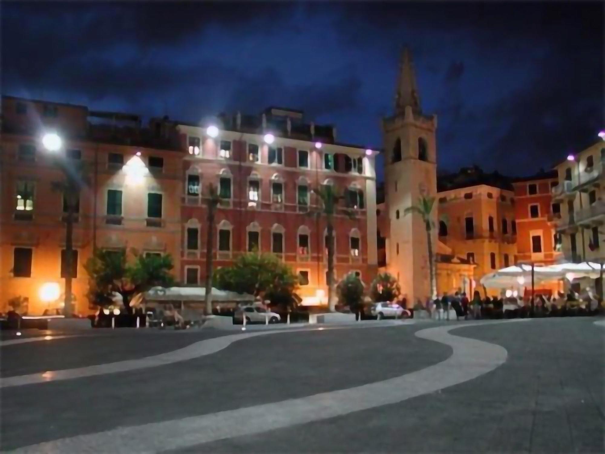 Affittacamere "In Piazzetta Da Vasco" Lerici Exterior photo