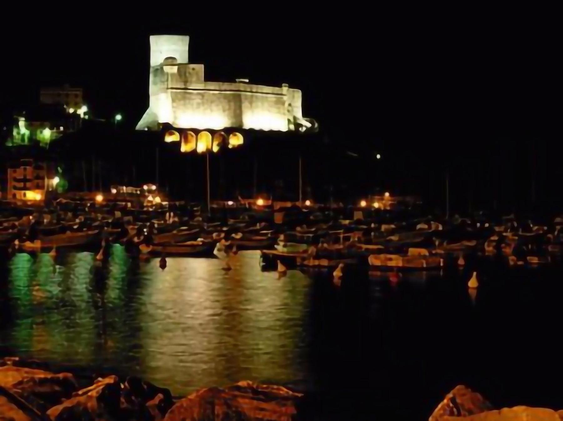 Affittacamere "In Piazzetta Da Vasco" Lerici Exterior photo