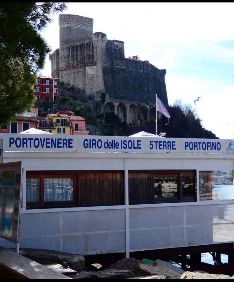 Affittacamere "In Piazzetta Da Vasco" Lerici Exterior photo